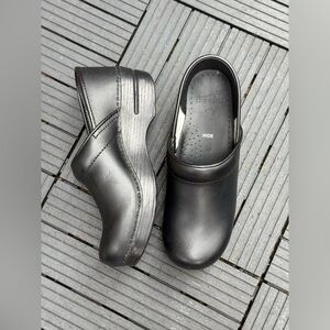 Dansko Wide Pro Black Leather Slip-On Clogs Size 39